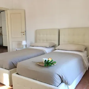 La Casa Di Giulia With Air Conditioning, Wifi And Private Parking Appartement